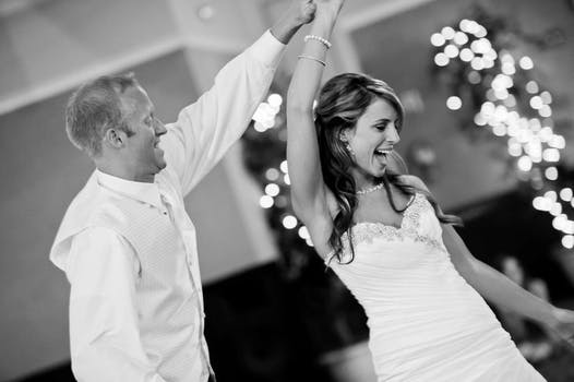 wedding-party-dance-bride-163219