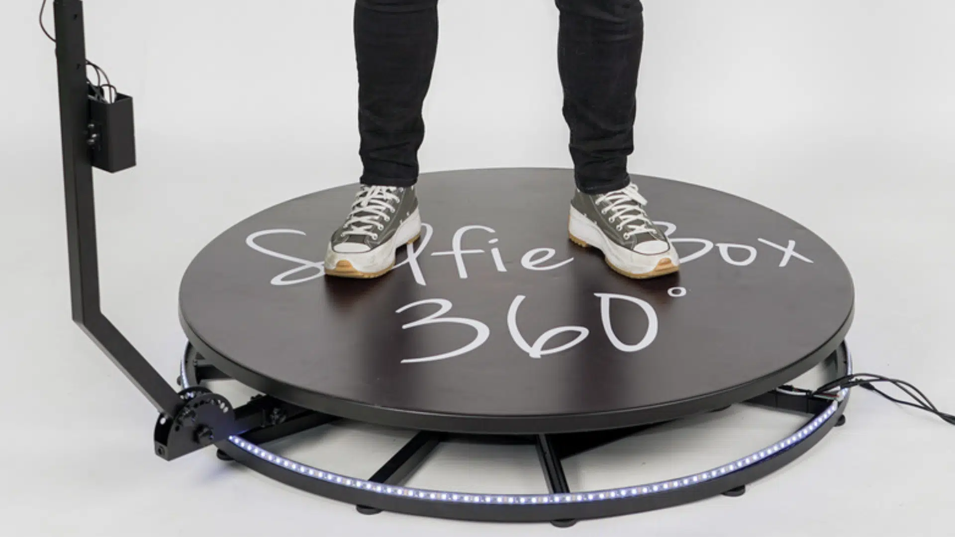 Pourquoi louer une selfie box 360° pour son événement ?